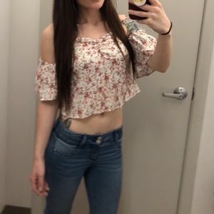 🔴💐🌸NWOT Floral Crop Top🌸💐